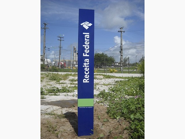 Totem da Receita Federal fabricado pela Belplac