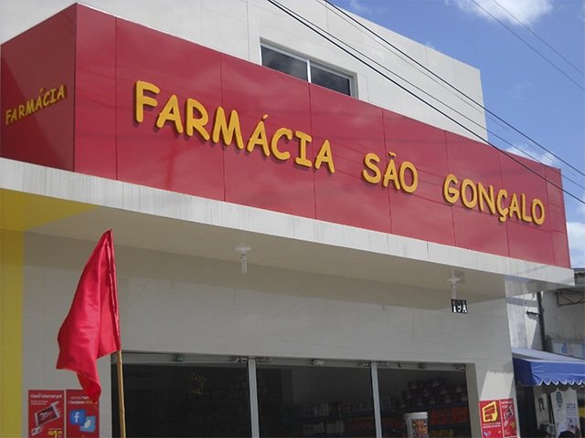 Fachada da Farmácia São Gonçalo, feita pela Belplac