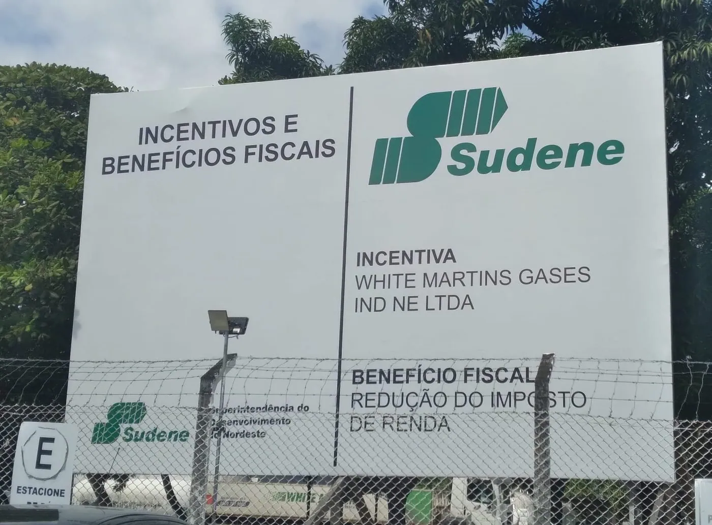 Placa SUDENE fabricada pela Belplac para empresa em Recife
